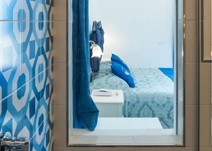 Oda ve Kahvaltı Florida 4*