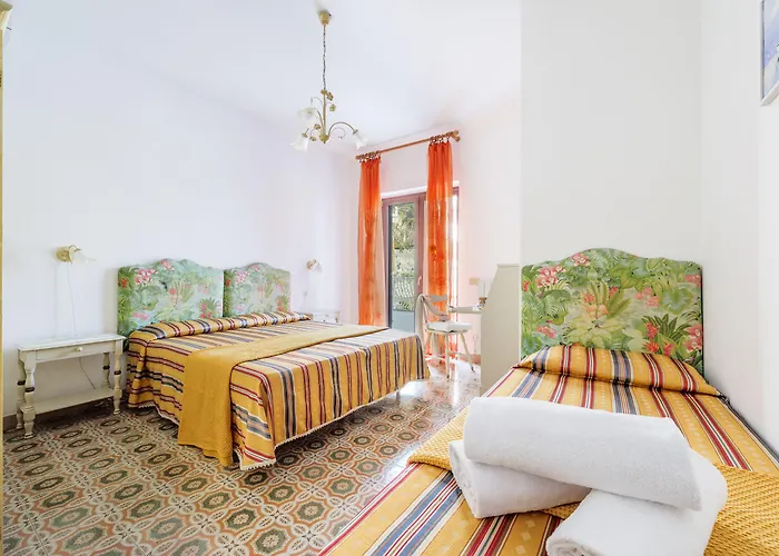 Oda ve Kahvaltı Florida Positano