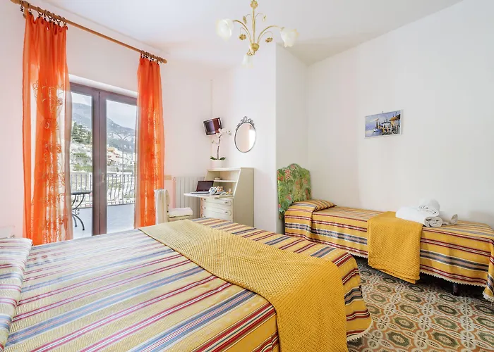 Oda ve Kahvaltı Florida 4*