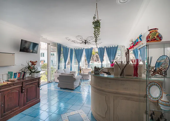 Oda ve Kahvaltı Florida 4*