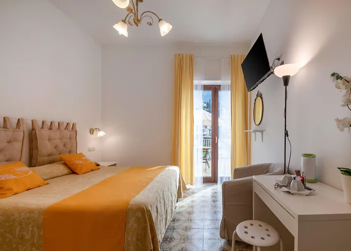 Oda ve Kahvaltı Florida Positano